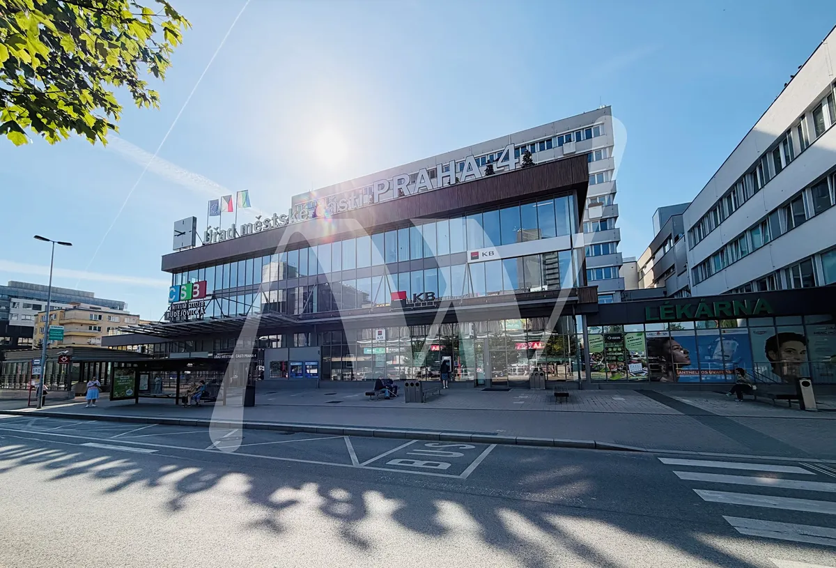 Pronájem kanceláře 505 m²